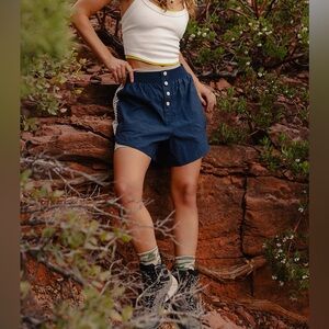 Free people Underdog Shorts size medium in Midnight Navy